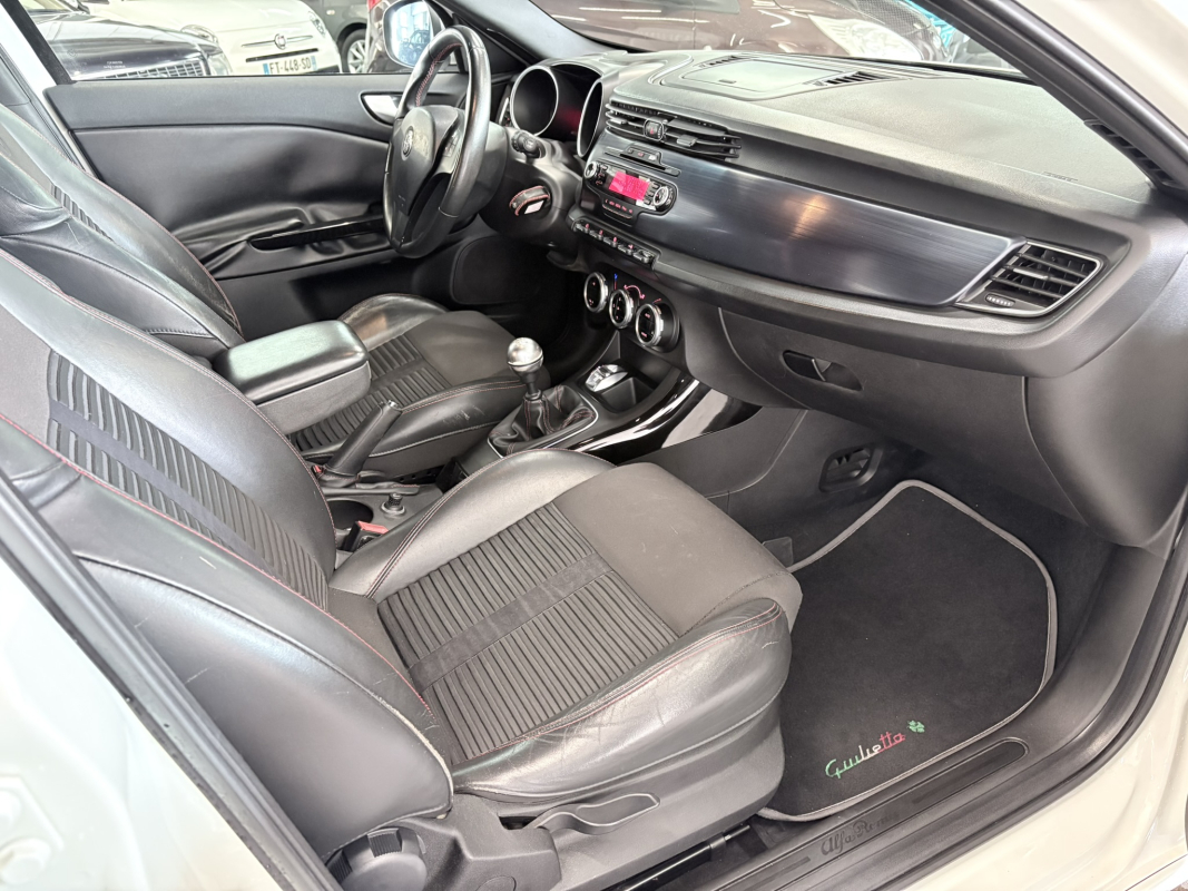 Alfa Romeo Giulietta — 14