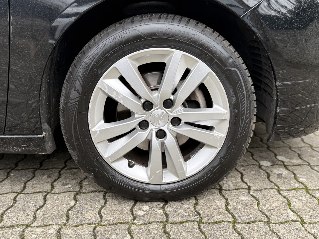 Peugeot 308 SW — 21
