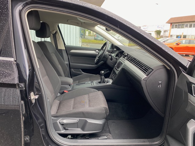 Volkswagen Passat — 16