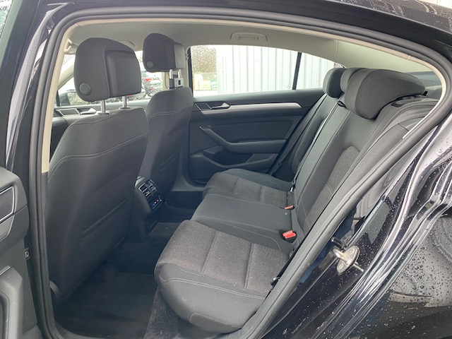 Volkswagen Passat — 18