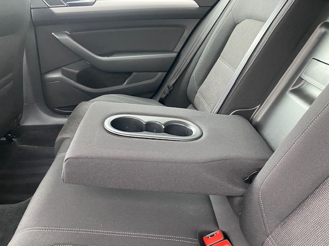 Volkswagen Passat — 19