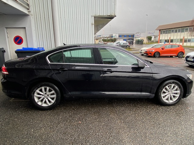 Volkswagen Passat — 8
