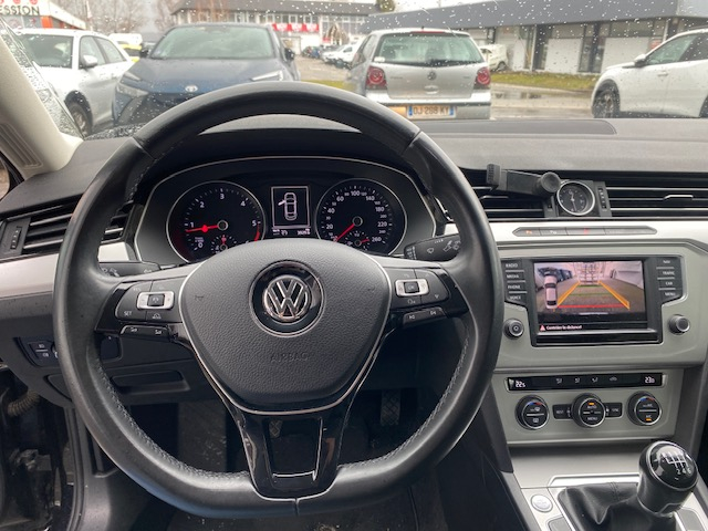 Volkswagen Passat — 12