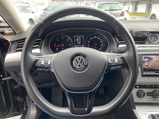 Volkswagen Passat — 13