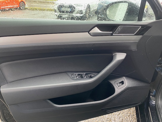 Volkswagen Passat — 26
