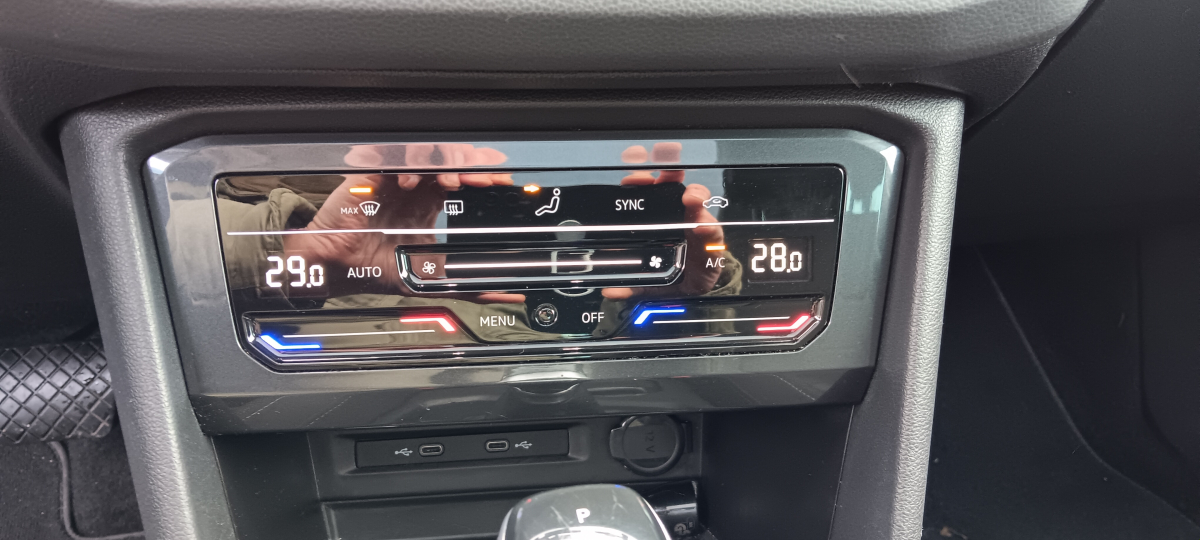 Volkswagen Tiguan — 14