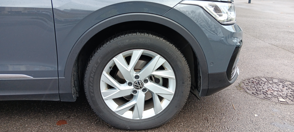 Volkswagen Tiguan — 24