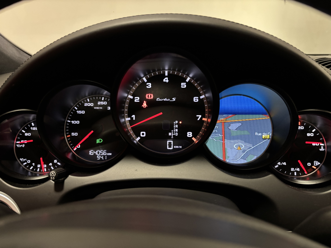 Porsche Cayenne — 14