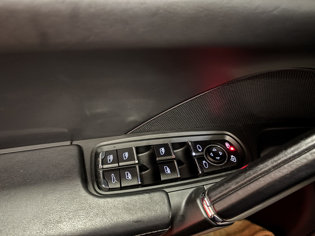 Porsche Cayenne — 21