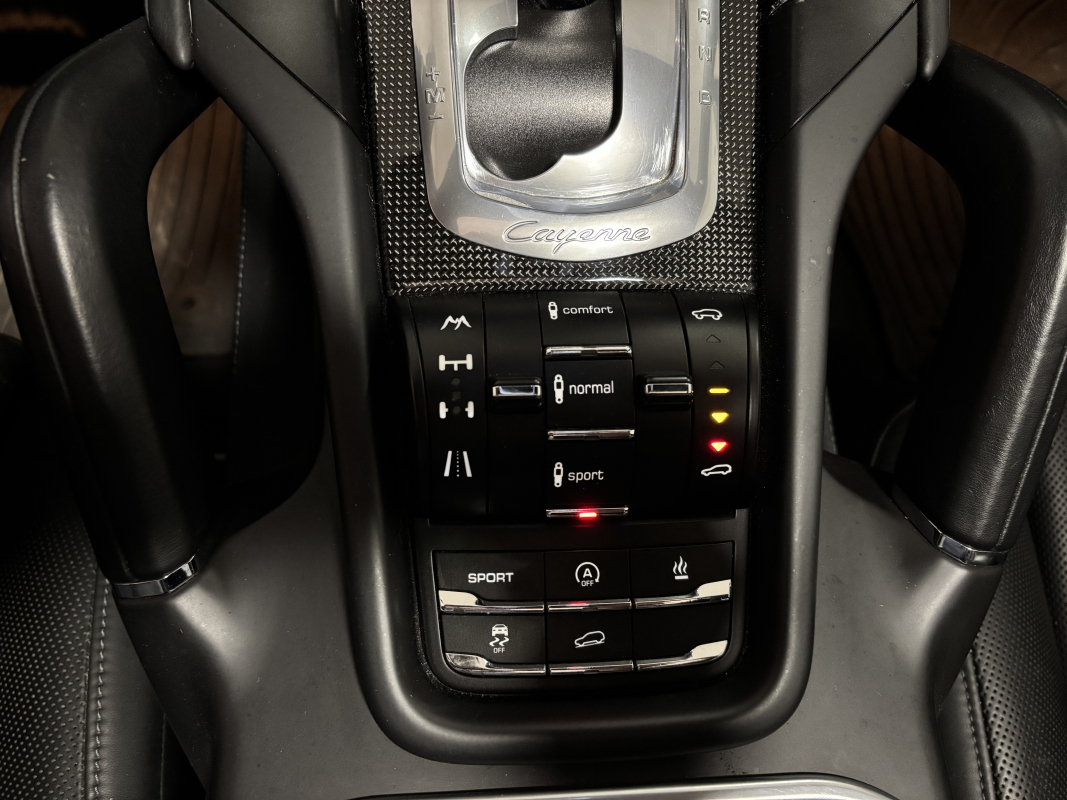 Porsche Cayenne — 17