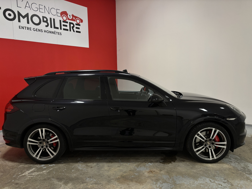 Porsche Cayenne — 8