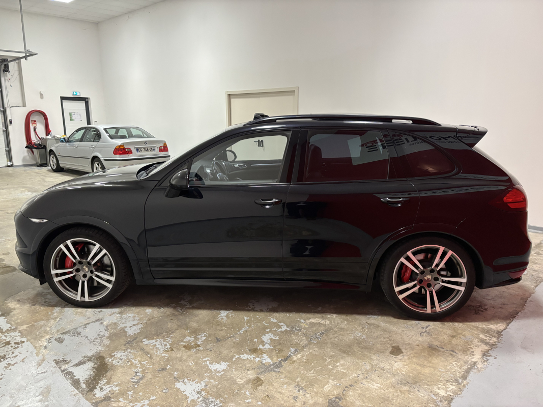 Porsche Cayenne — 4