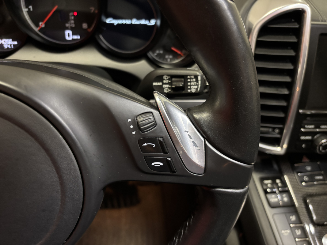 Porsche Cayenne — 25