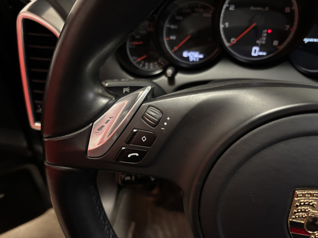 Porsche Cayenne — 24