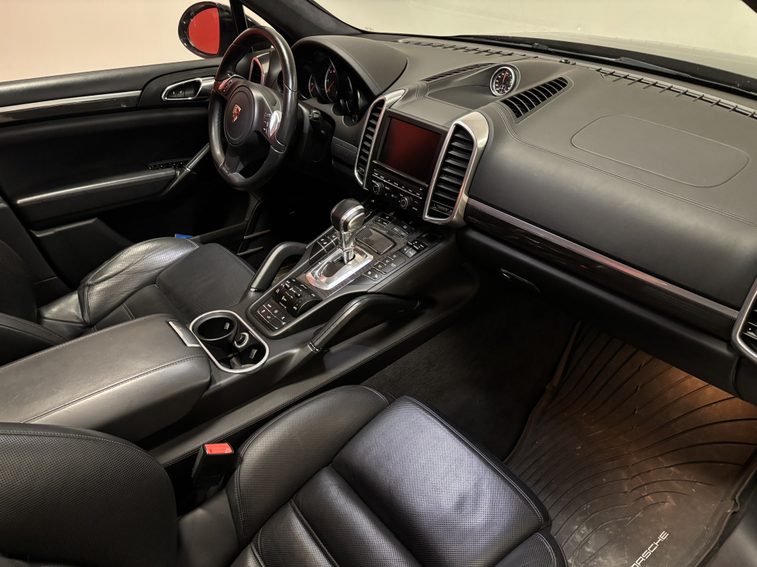 Porsche Cayenne — 35