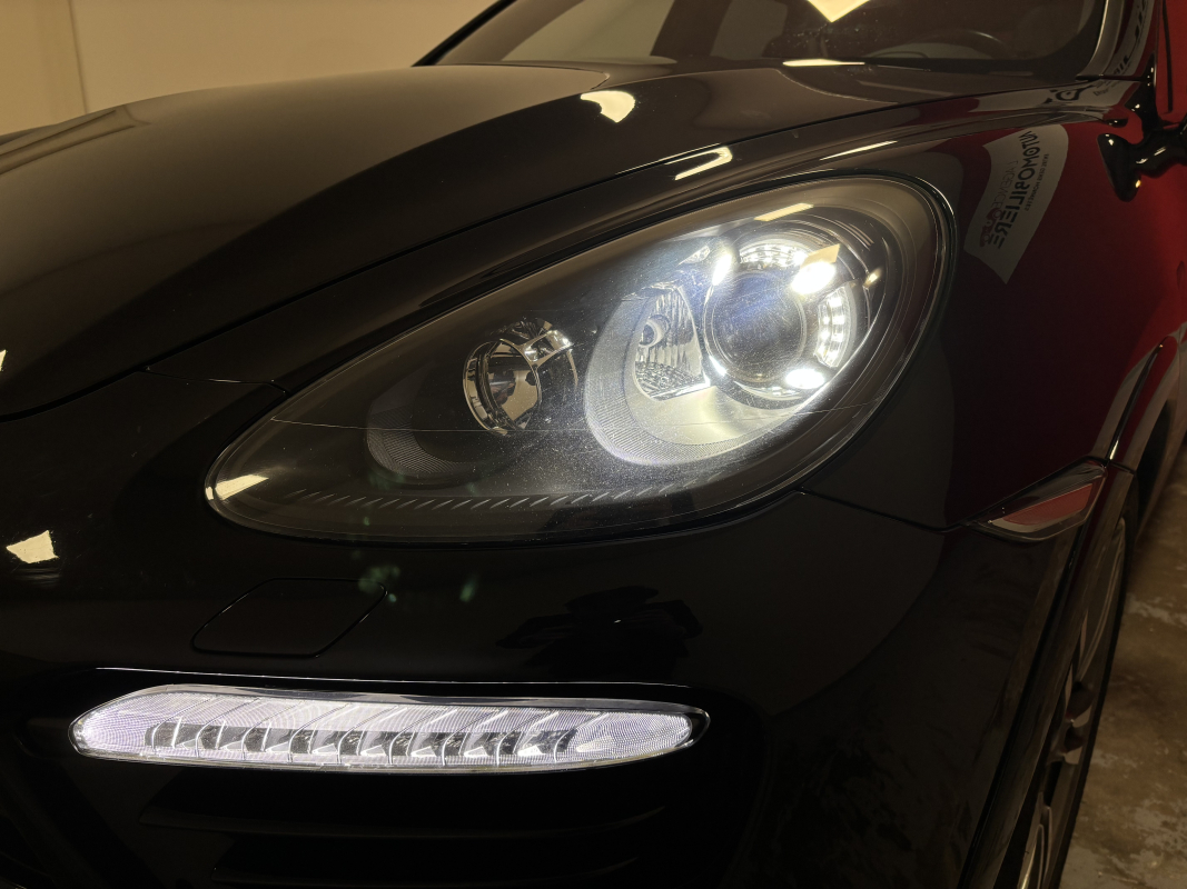 Porsche Cayenne — 36