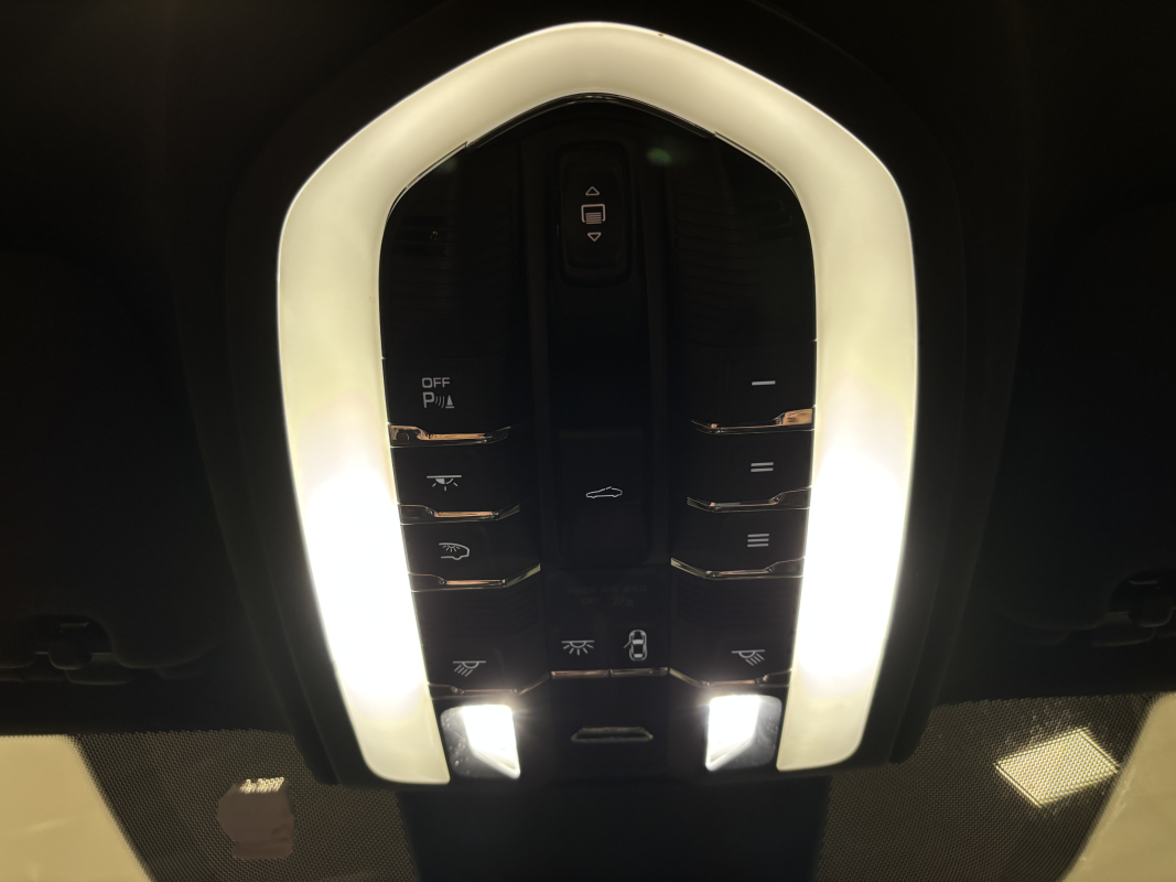 Porsche Cayenne — 30