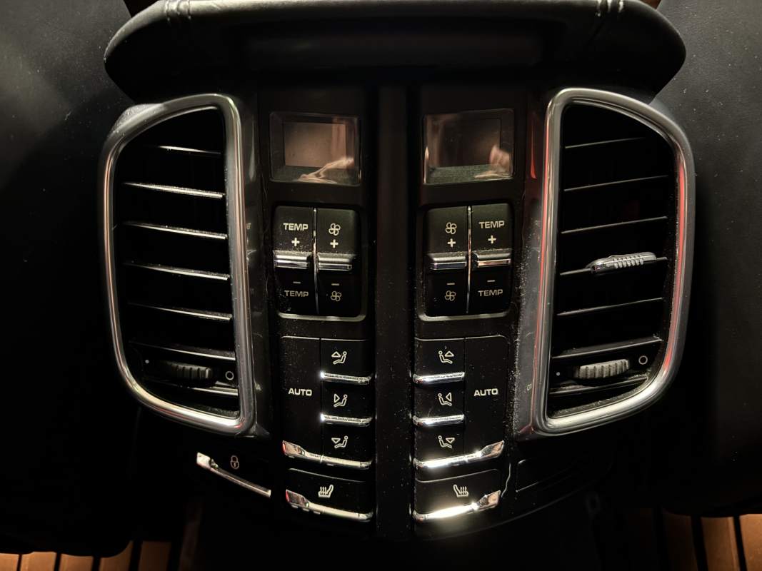 Porsche Cayenne — 19
