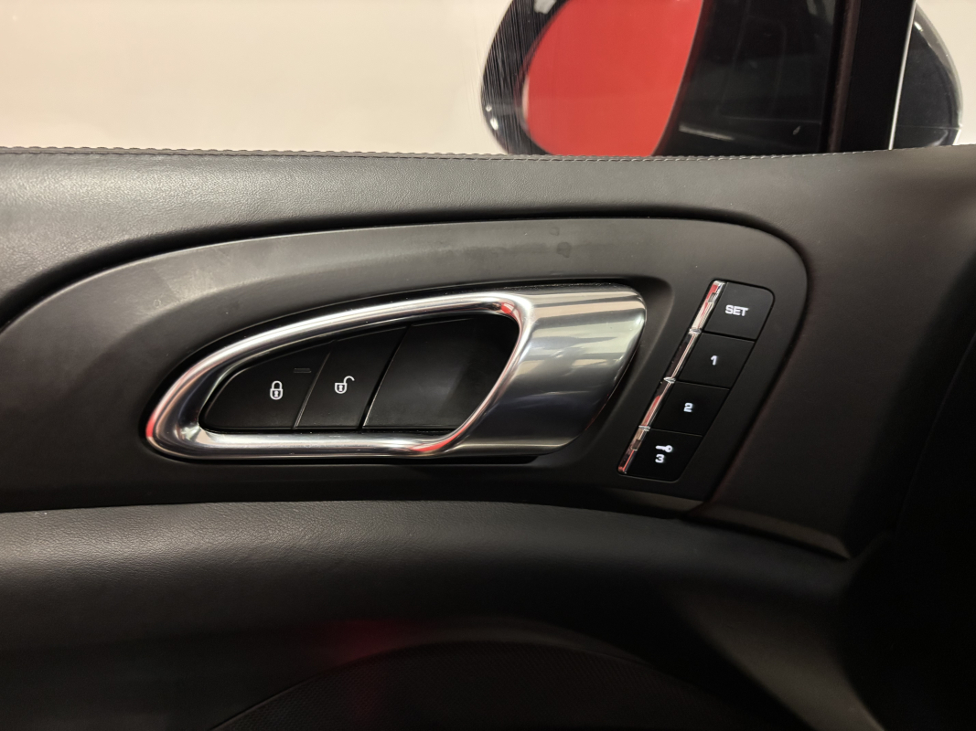 Porsche Cayenne — 23