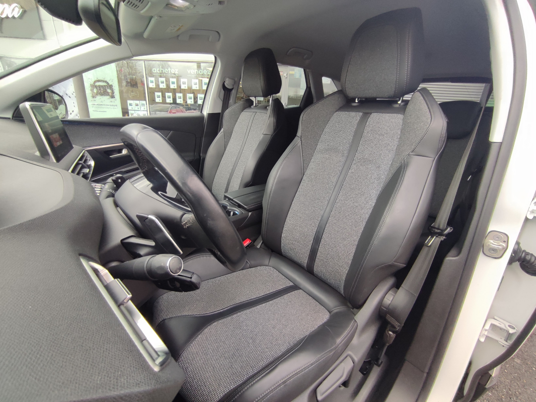 Peugeot 3008 — 11