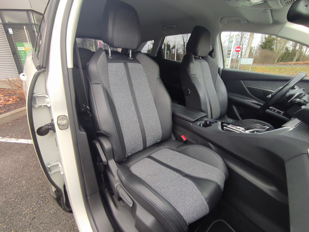 Peugeot 3008 — 12