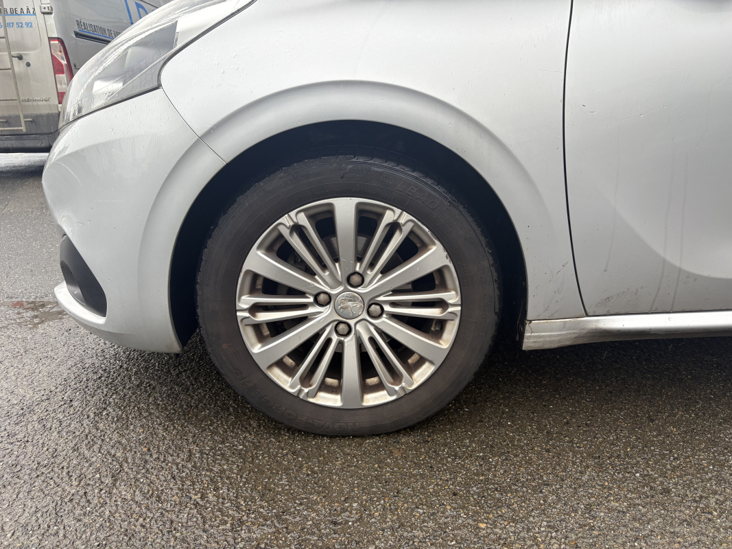 Peugeot 208 — 9
