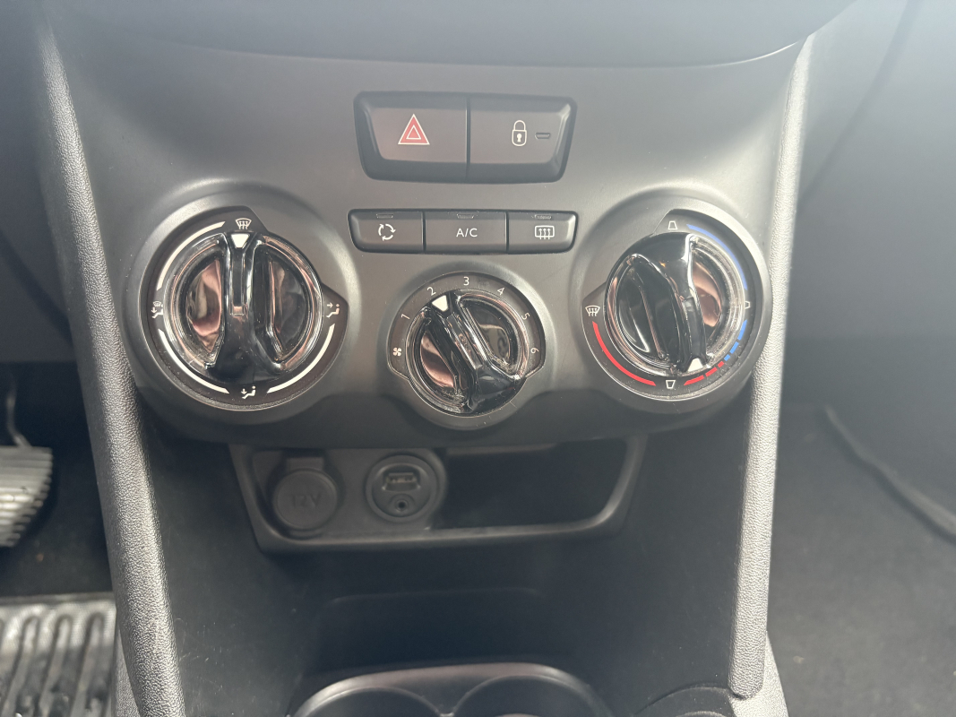 Peugeot 208 — 27