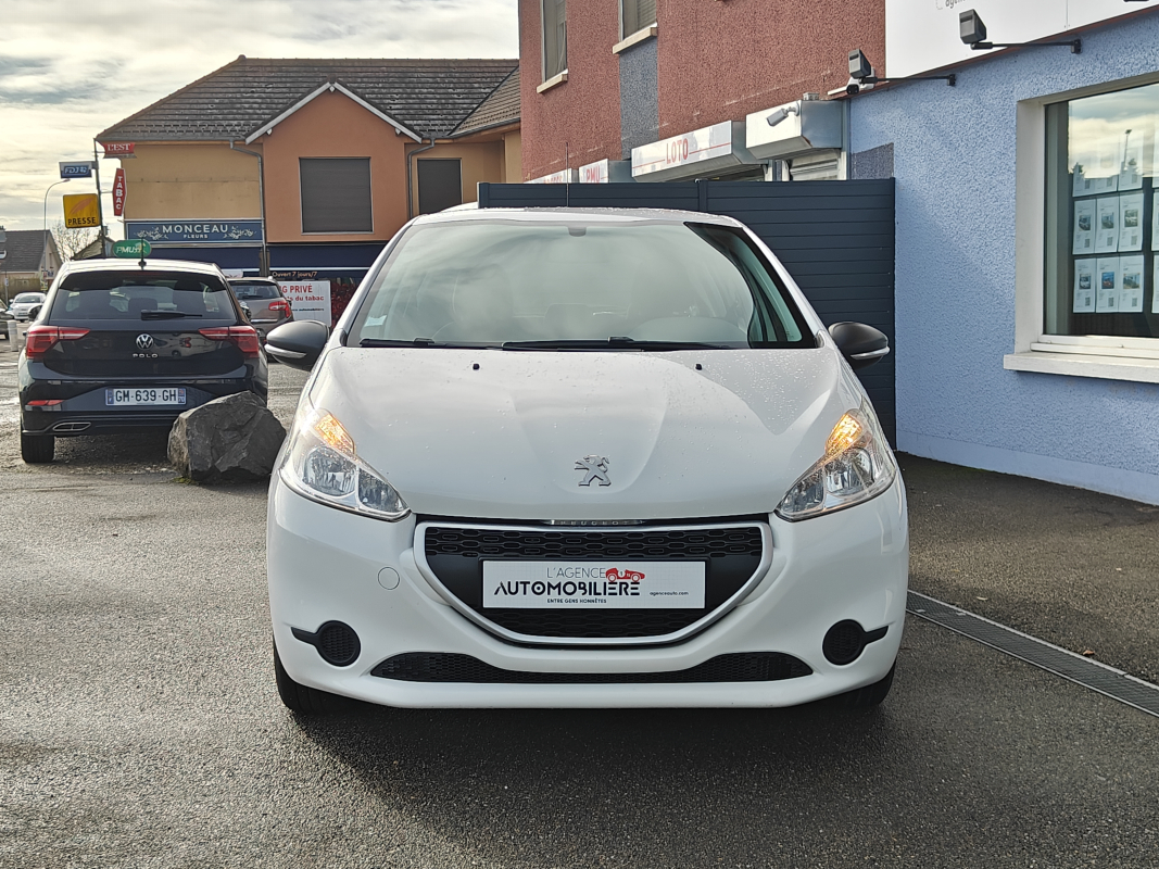 Peugeot 208 — 2
