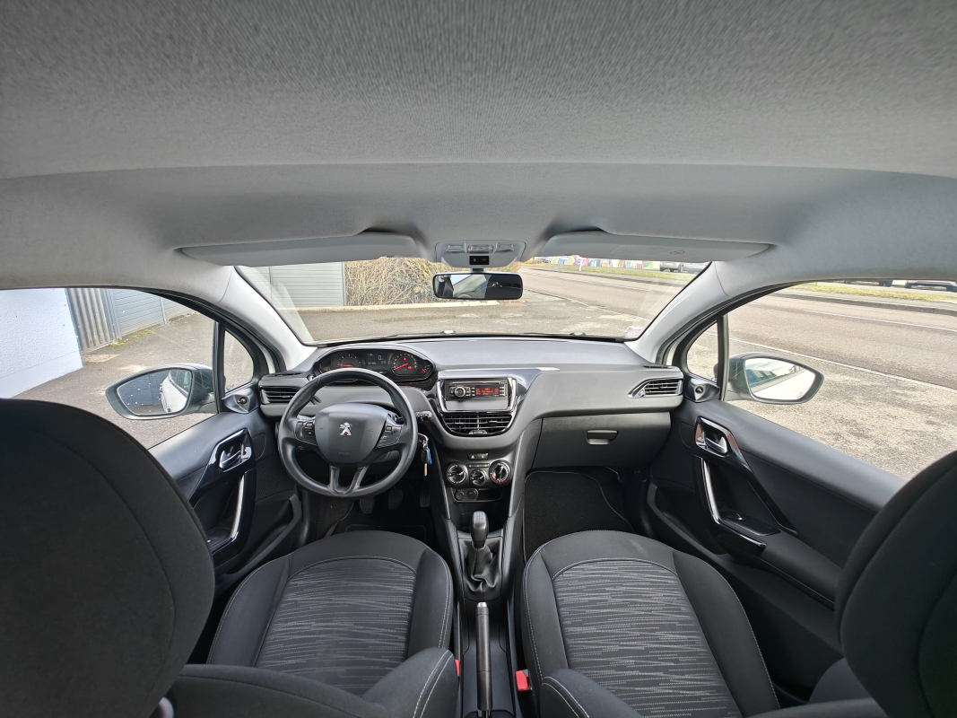 Peugeot 208 — 17