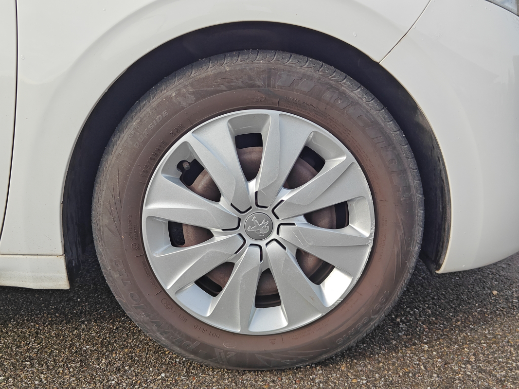 Peugeot 208 — 9
