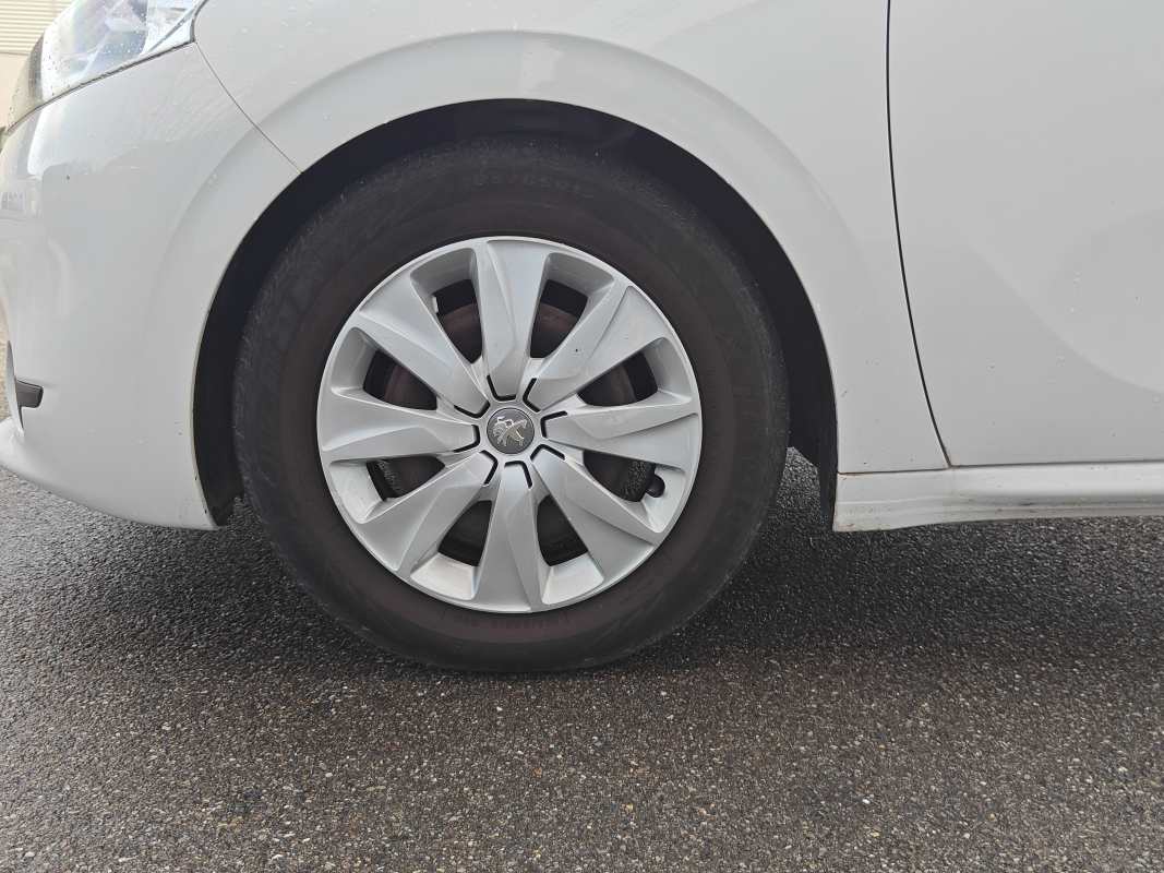 Peugeot 208 — 36