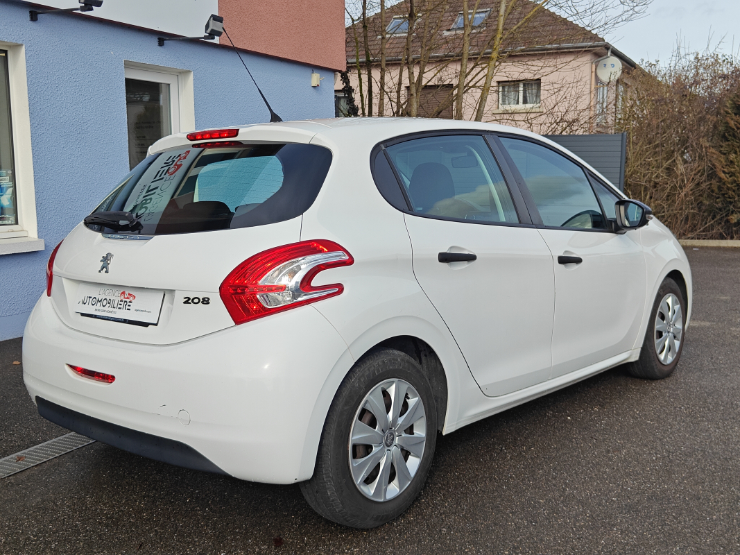 Peugeot 208 — 7