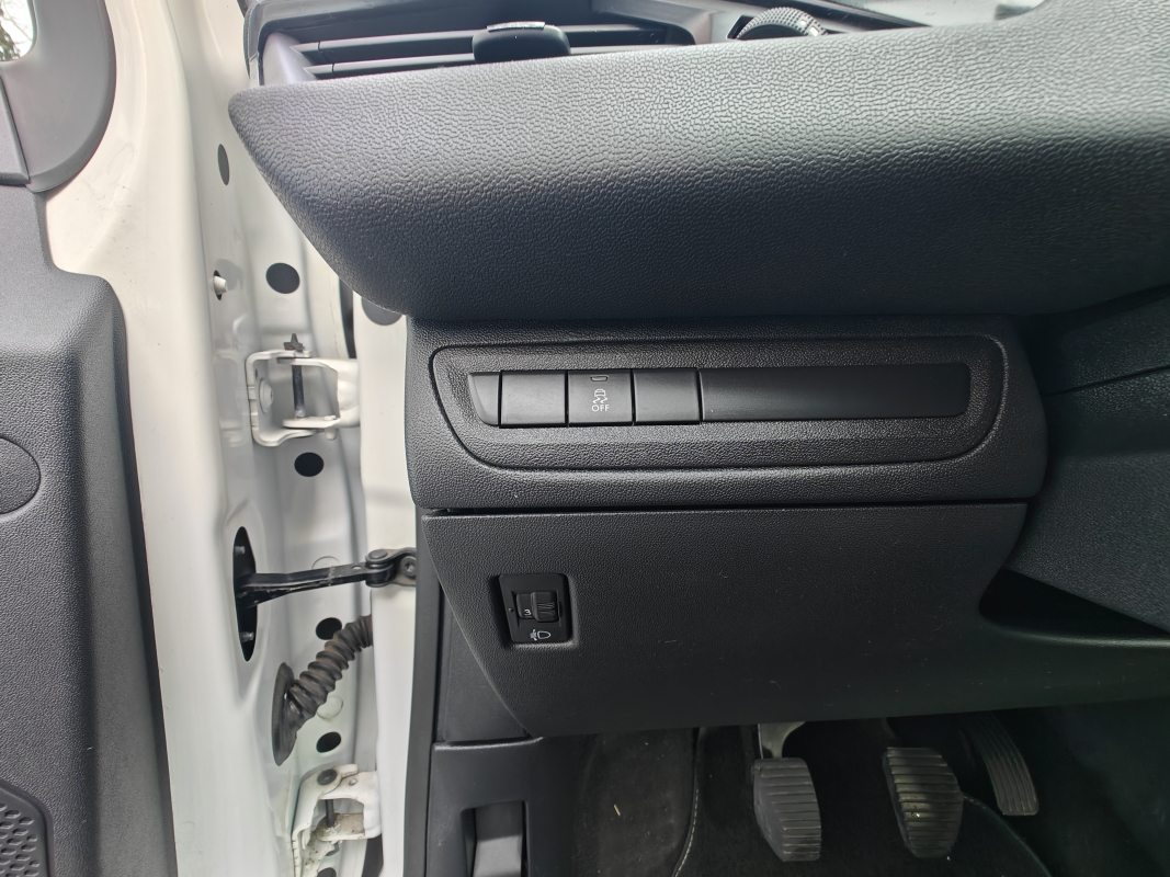 Peugeot 208 — 32