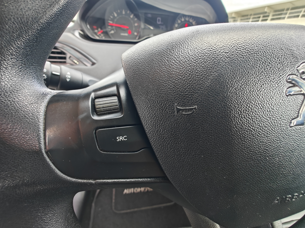 Peugeot 208 — 26