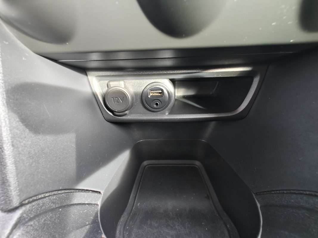 Peugeot 208 — 33