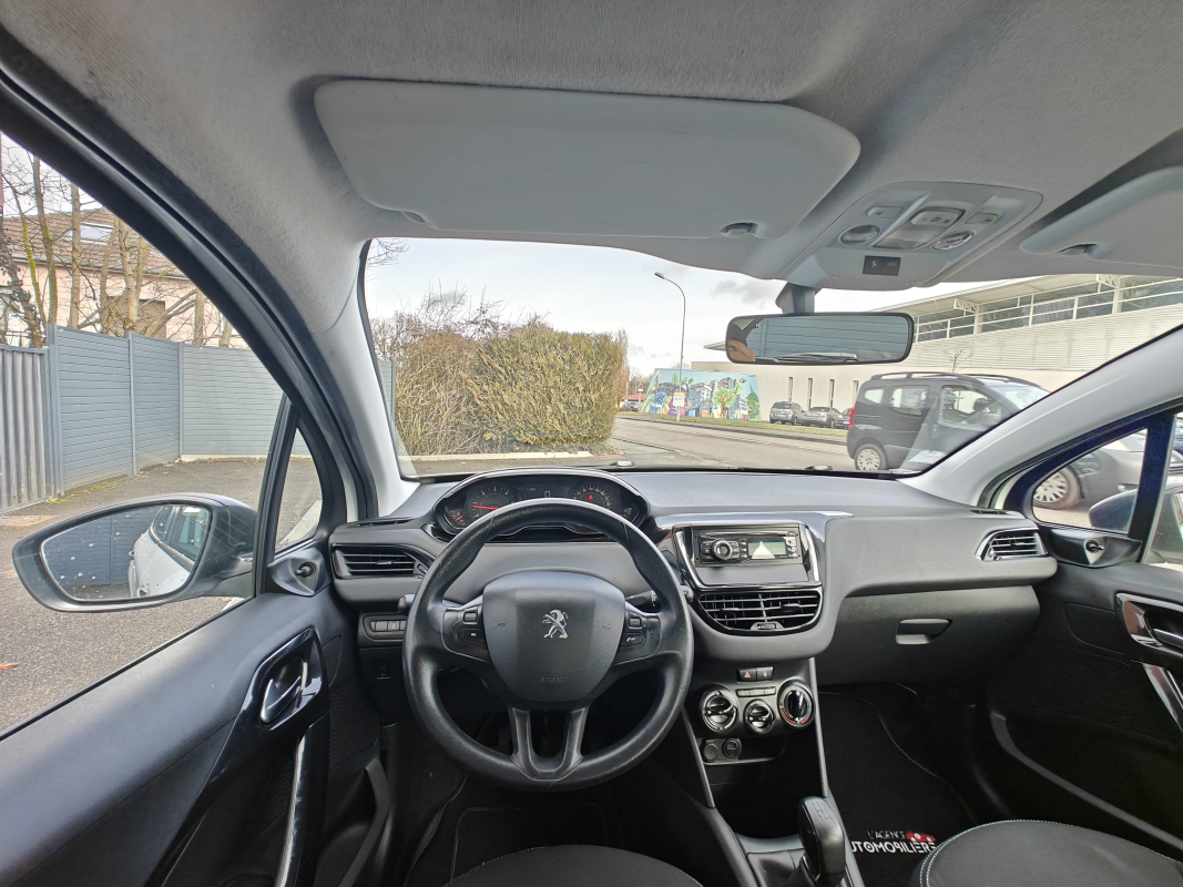 Peugeot 208 — 19