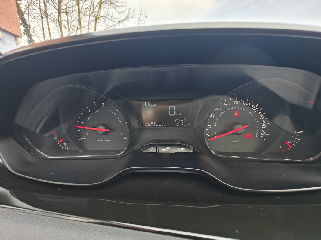 Peugeot 208 — 21