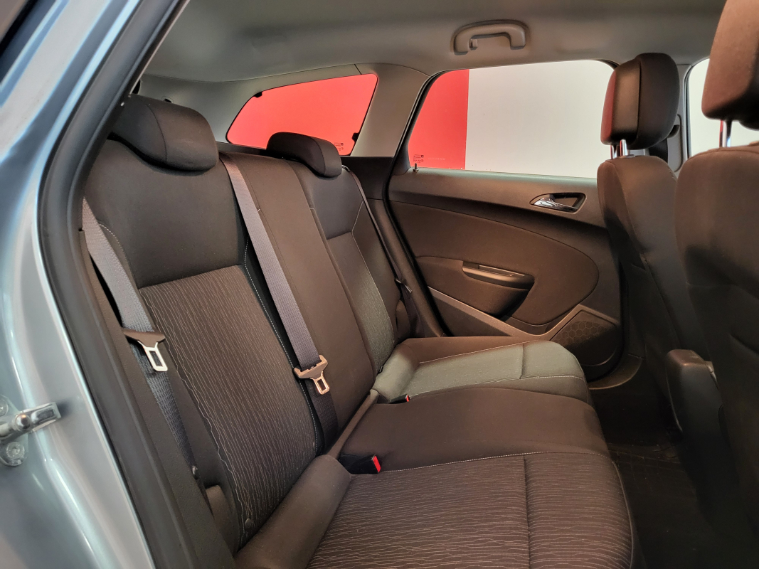 Opel Astra Sports Tourer — 11