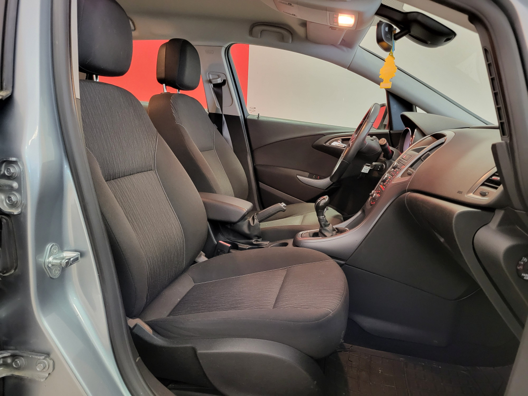 Opel Astra Sports Tourer — 10