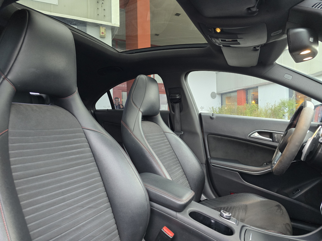 Mercedes Classe CLA — 14