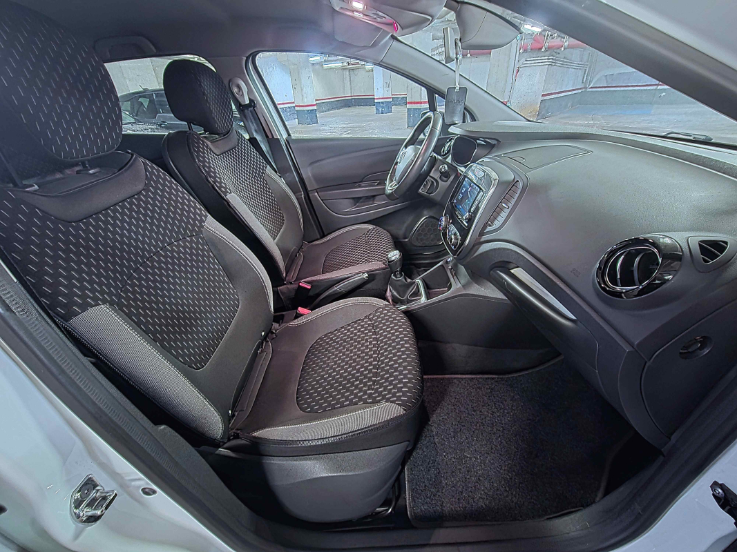 Renault Captur — 19