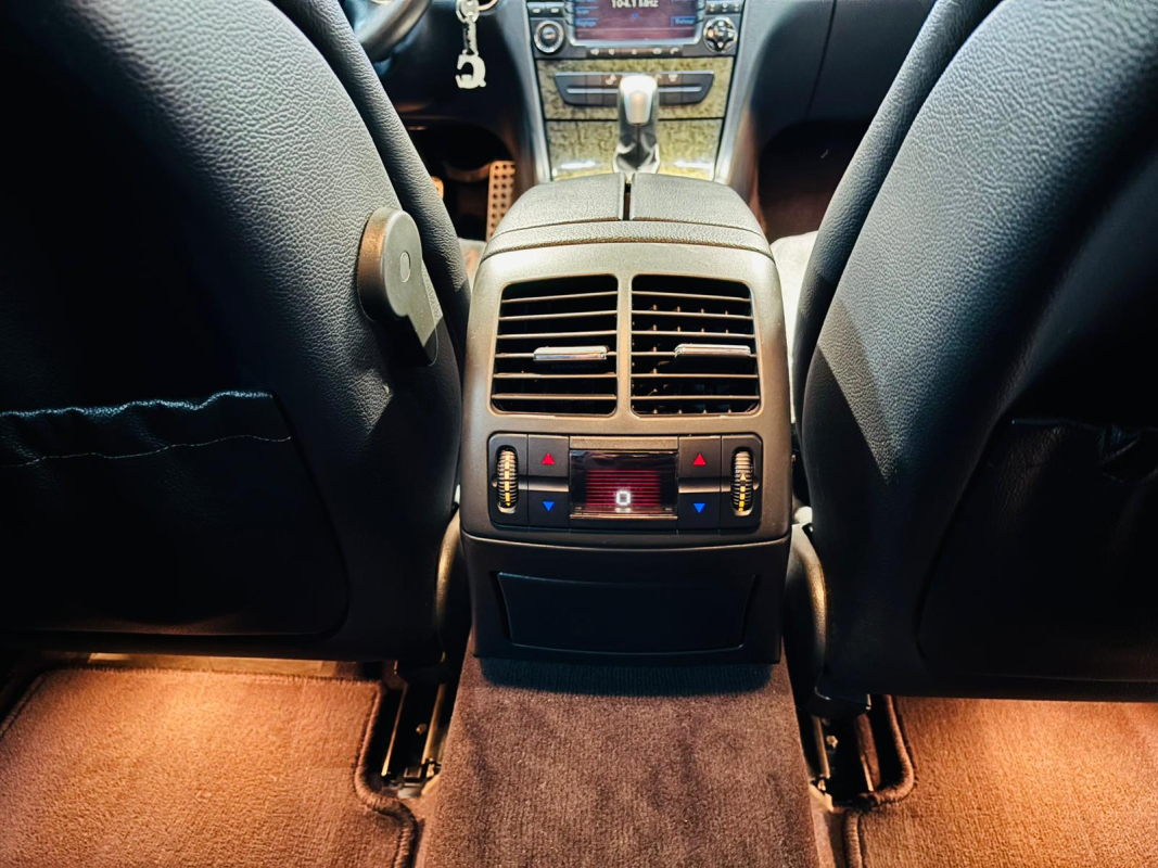 Mercedes Classe E — 19