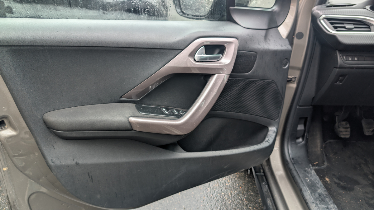 Peugeot 2008 — 11