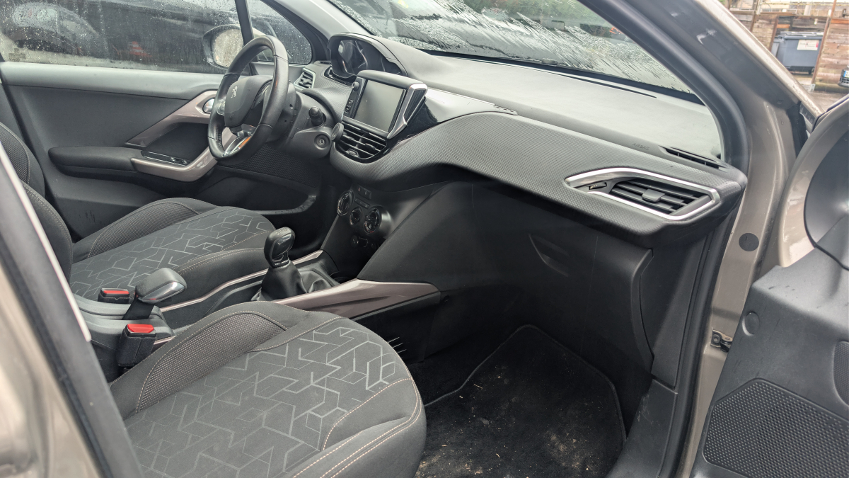 Peugeot 2008 — 12