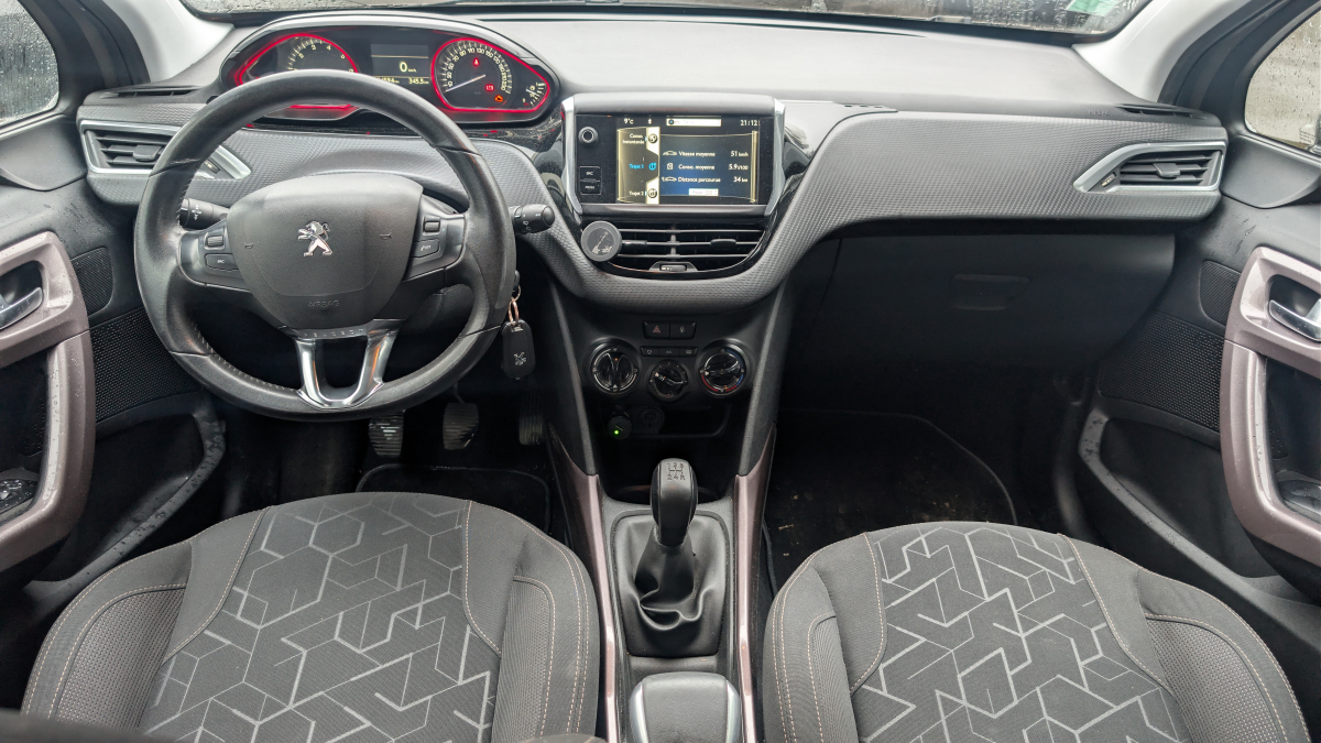 Peugeot 2008 — 15