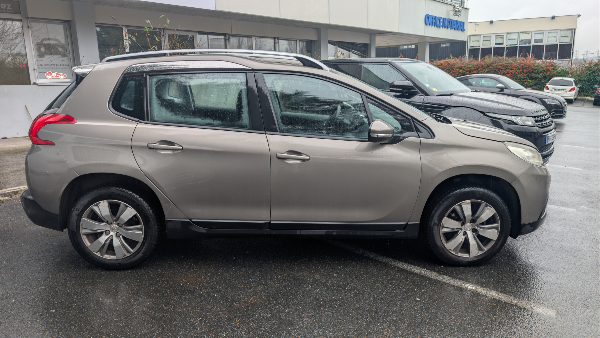 Peugeot 2008 — 8
