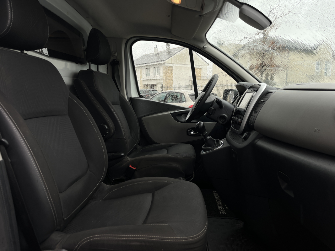 Renault Trafic — 13