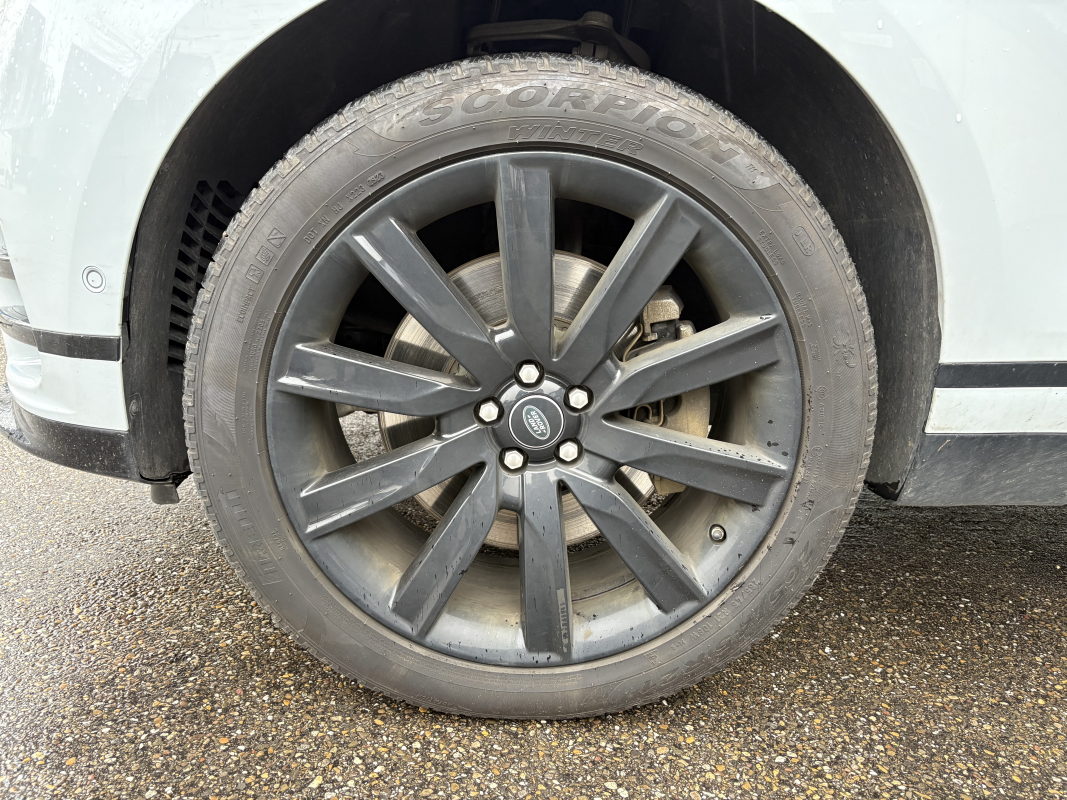 Land Rover Range Rover Velar — 32