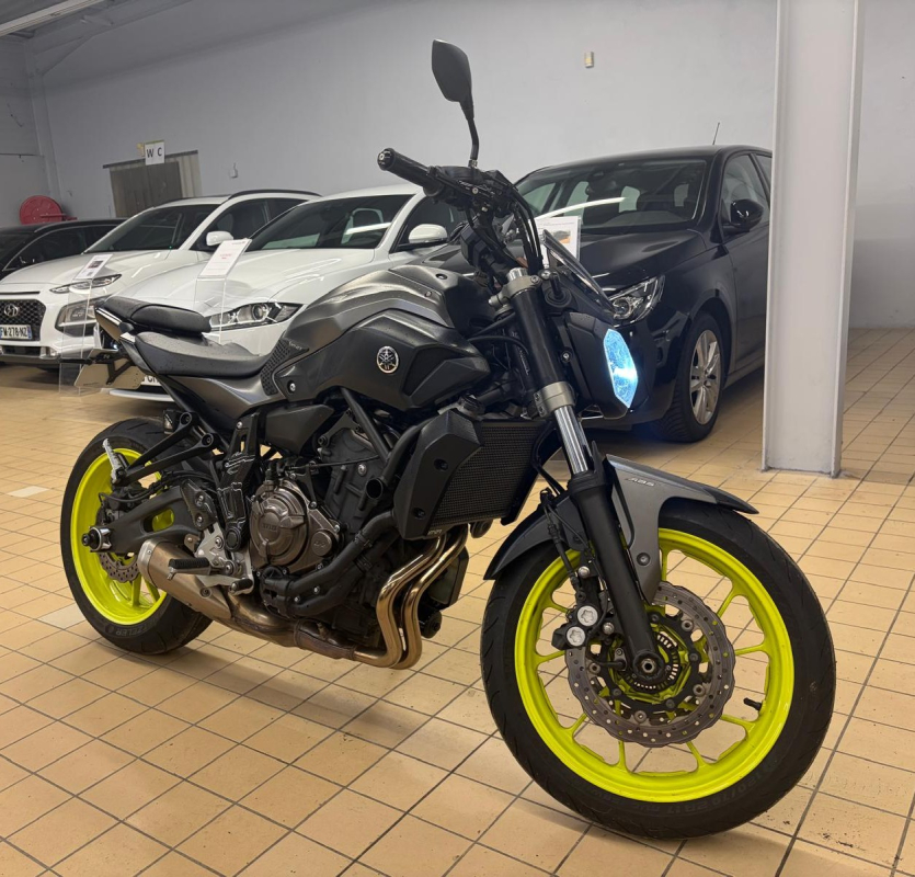 Yamaha MT07 — 3