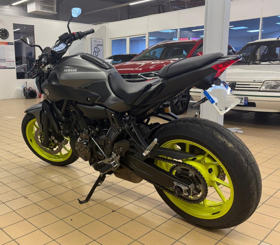 Yamaha MT07 — 8